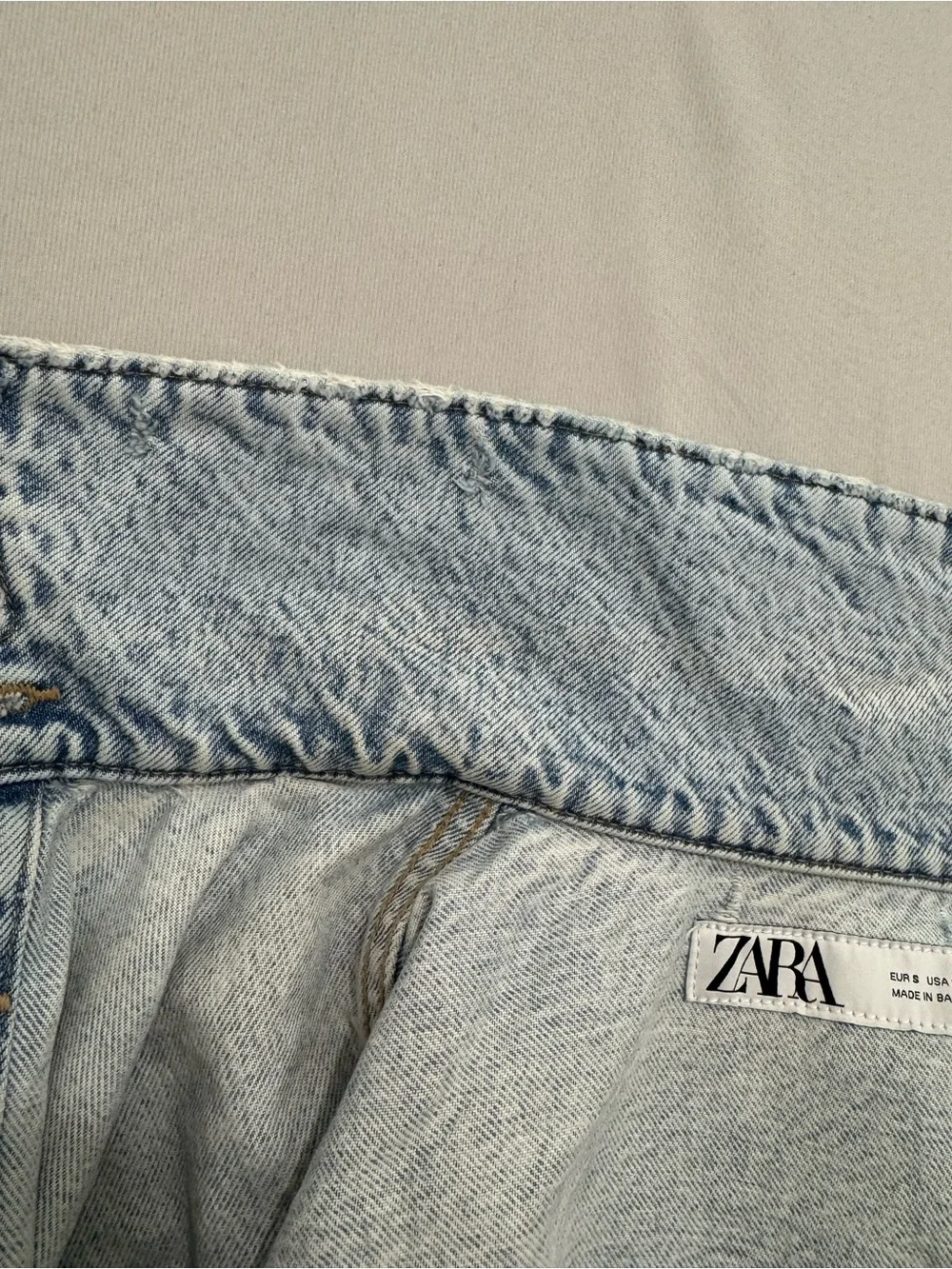 Zara Cropped Raw Hem Denim Jacket Light Wash Size S - Picture 9 of 9